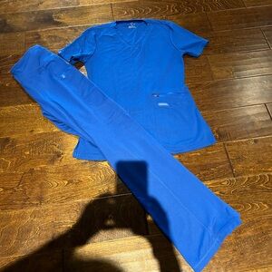 Jaanuu Scrubs size small top and bottom